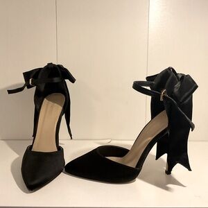 Shoedazzle Vivian Bow heels